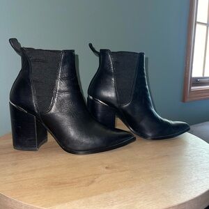 Black leather, Steve Madden Kason boots. Used size 7 1/2.